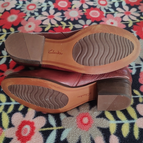 CLARKS LADIES BROWN LEATHER ANKLE BOOTS. EUC SZ 9.5 - Picture 5 of 7